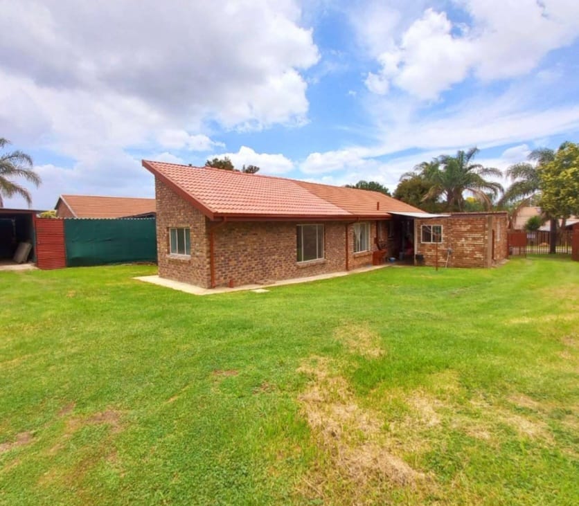4 Bedroom Property for Sale in Suiderberg Gauteng