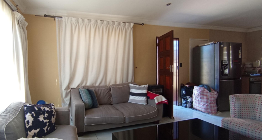 3 Bedroom Property for Sale in Clayville Gauteng
