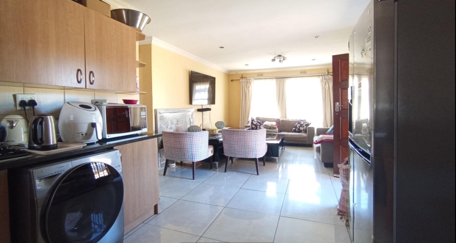 3 Bedroom Property for Sale in Clayville Gauteng