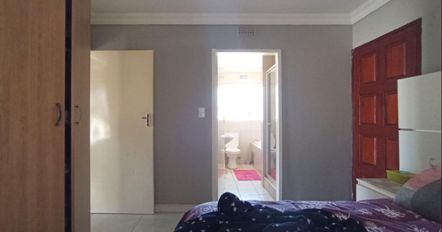 3 Bedroom Property for Sale in Clayville Gauteng