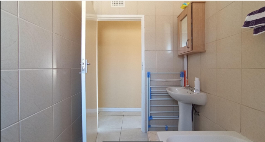 3 Bedroom Property for Sale in Clayville Gauteng