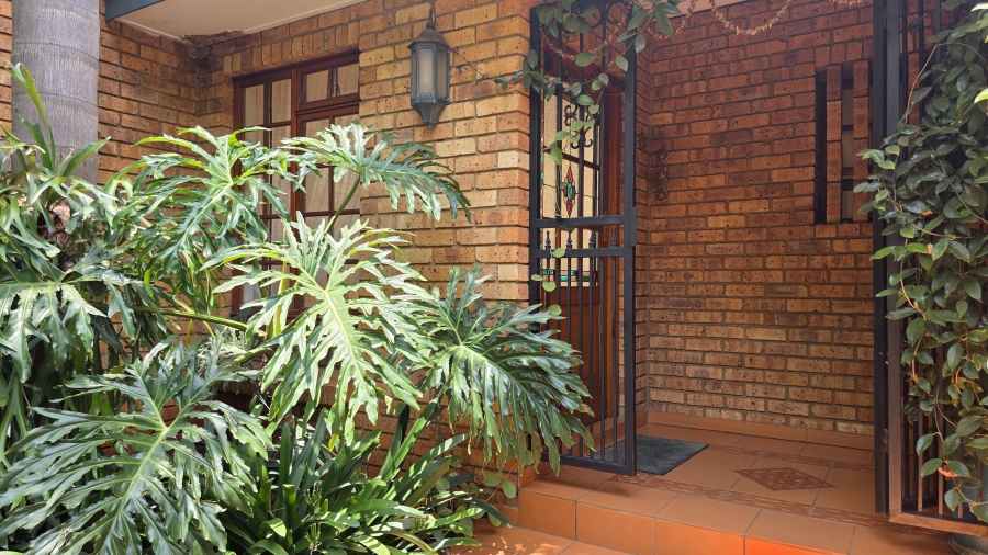 4 Bedroom Property for Sale in Raslouw A H Gauteng