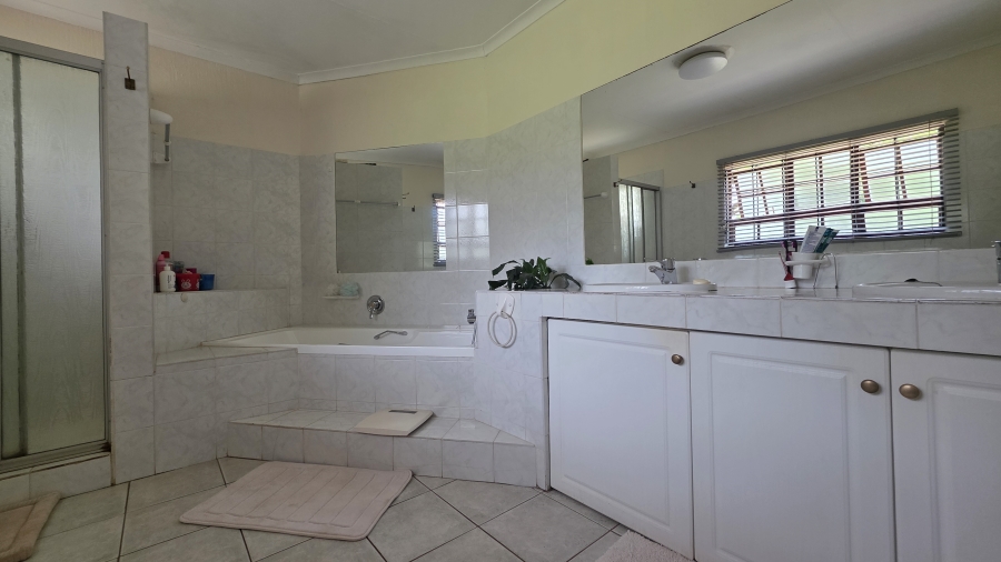 4 Bedroom Property for Sale in Raslouw A H Gauteng