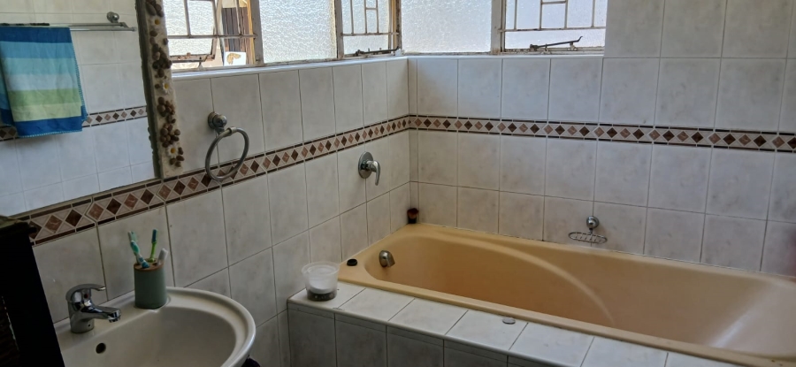 4 Bedroom Property for Sale in Rietfontein AH Gauteng