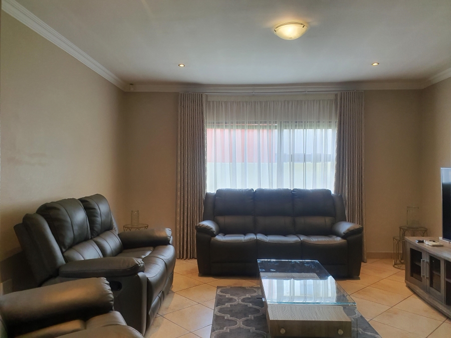 To Let 3 Bedroom Property for Rent in Raslouw Manor Gauteng