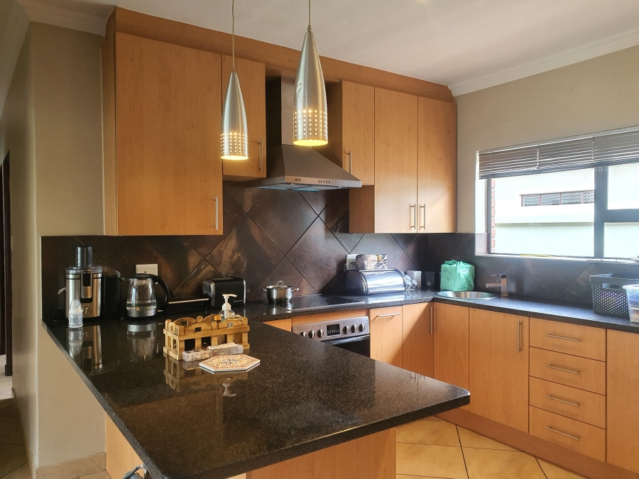 To Let 3 Bedroom Property for Rent in Raslouw Manor Gauteng