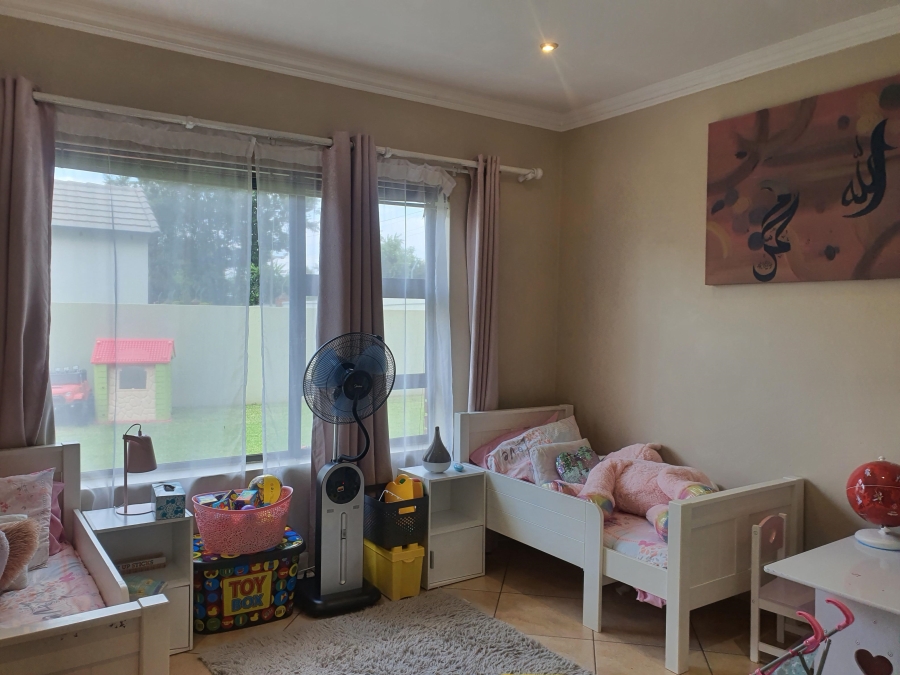 To Let 3 Bedroom Property for Rent in Raslouw Manor Gauteng