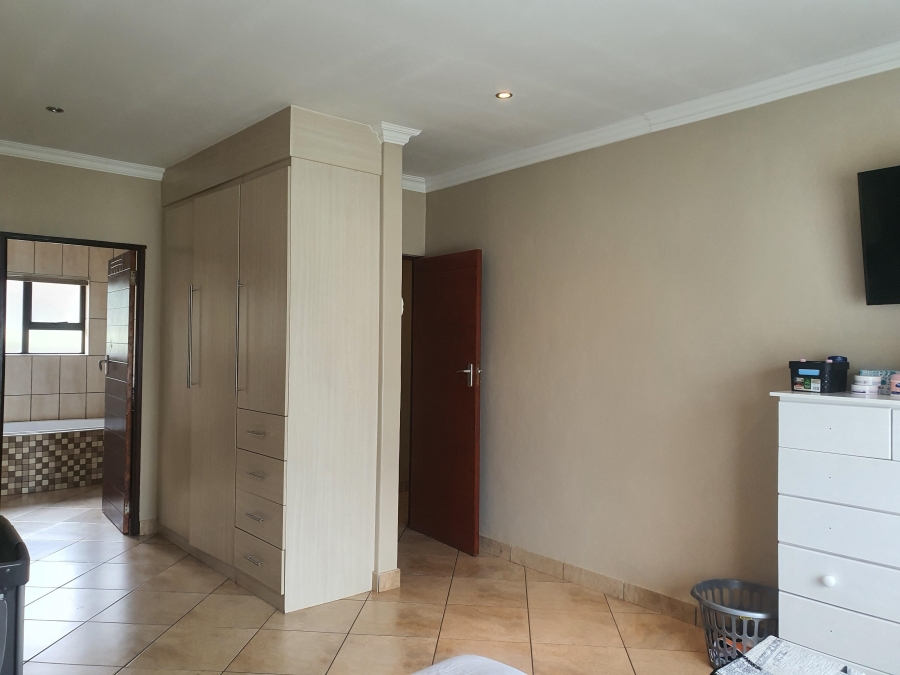 To Let 3 Bedroom Property for Rent in Raslouw Manor Gauteng