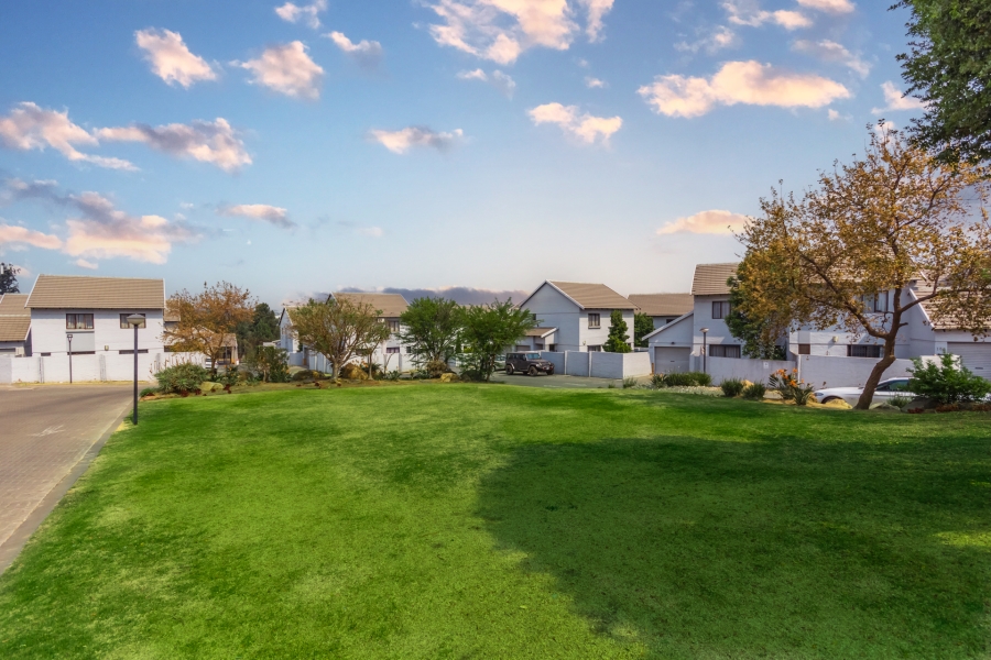 1 Bedroom Property for Sale in Halfway Gardens Gauteng