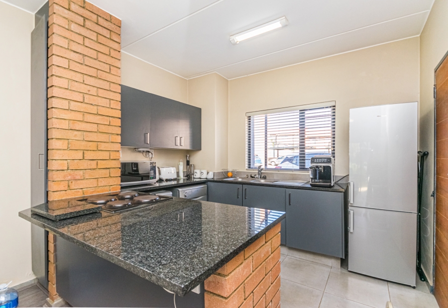 2 Bedroom Property for Sale in Waterfall Ridge Gauteng