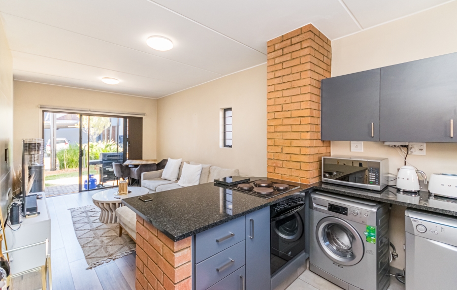 2 Bedroom Property for Sale in Waterfall Ridge Gauteng