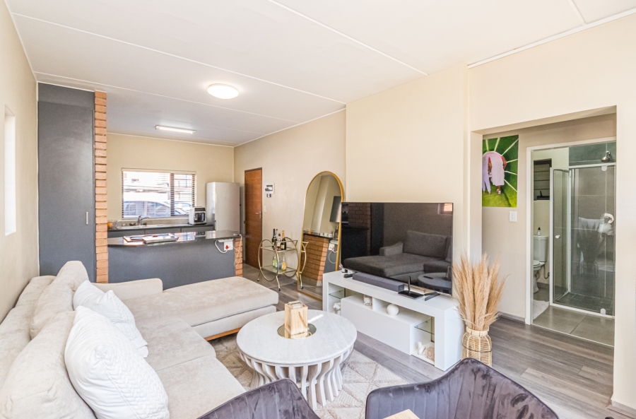 2 Bedroom Property for Sale in Waterfall Ridge Gauteng