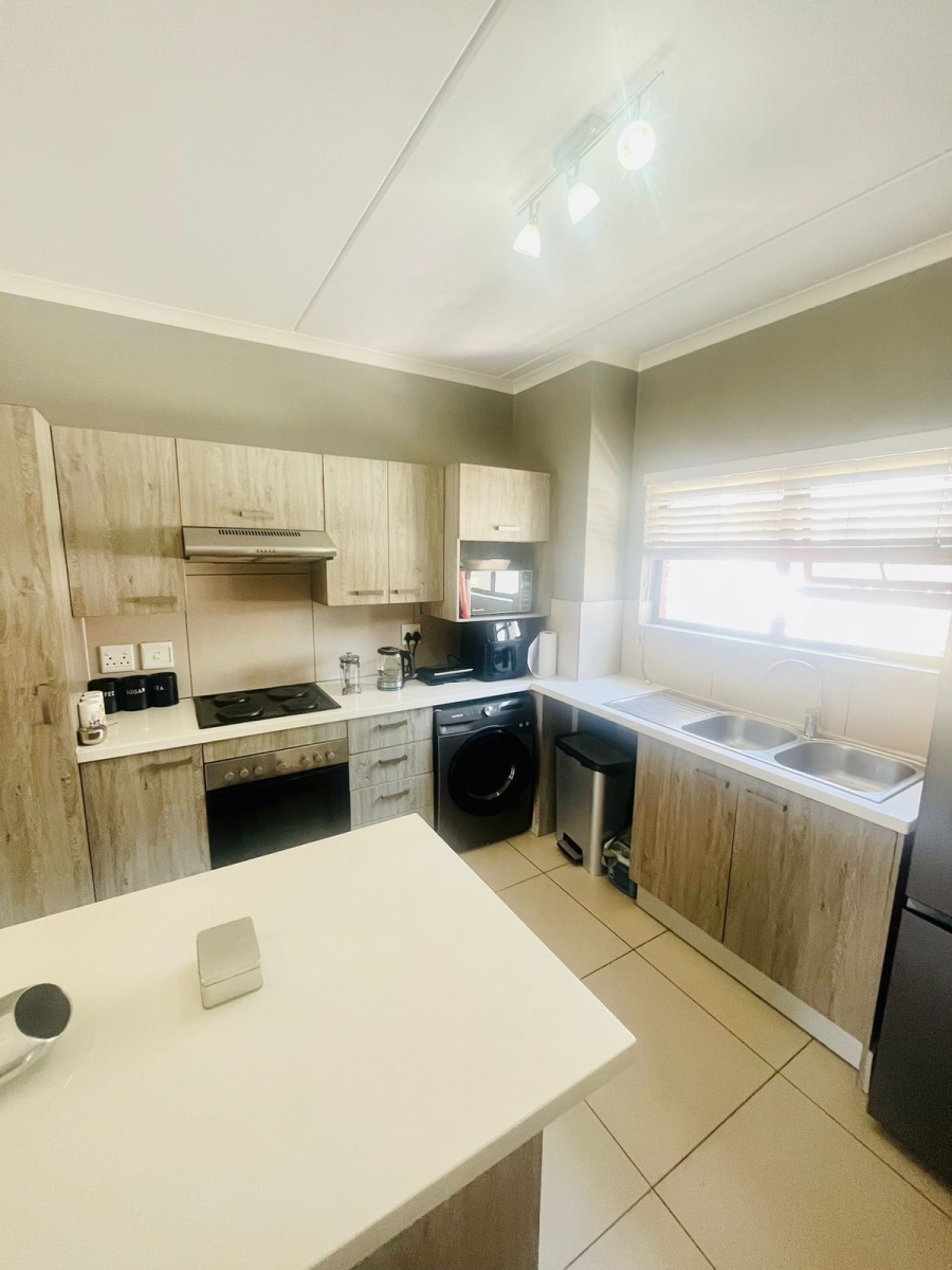 To Let 2 Bedroom Property for Rent in Carlswald Estate Gauteng