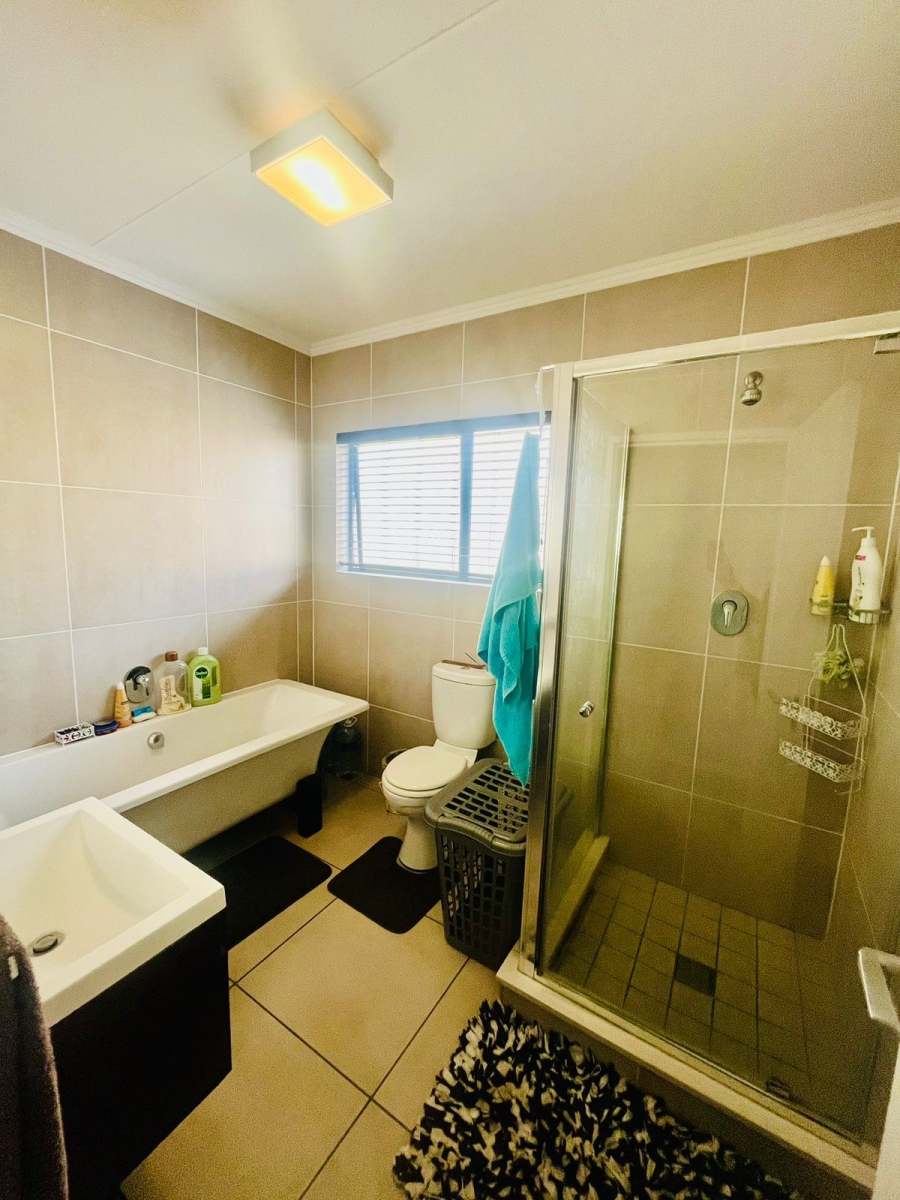 To Let 2 Bedroom Property for Rent in Kyalami Hills Gauteng