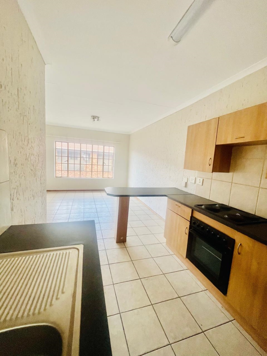 2 Bedroom Property for Sale in Hughes Gauteng
