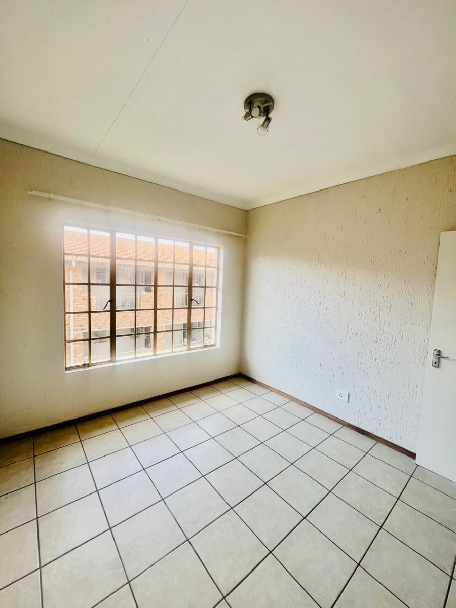 2 Bedroom Property for Sale in Hughes Gauteng