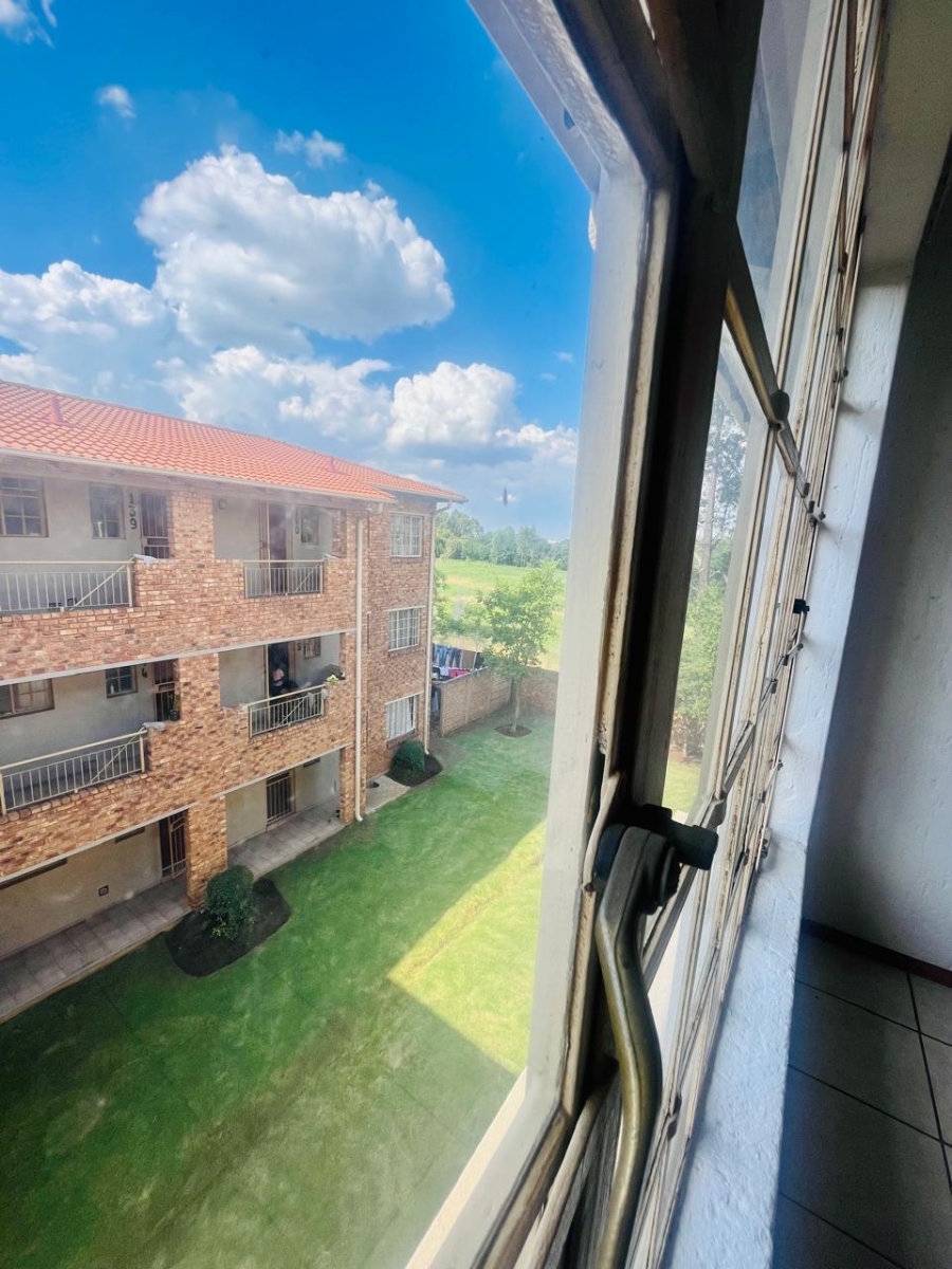 2 Bedroom Property for Sale in Hughes Gauteng