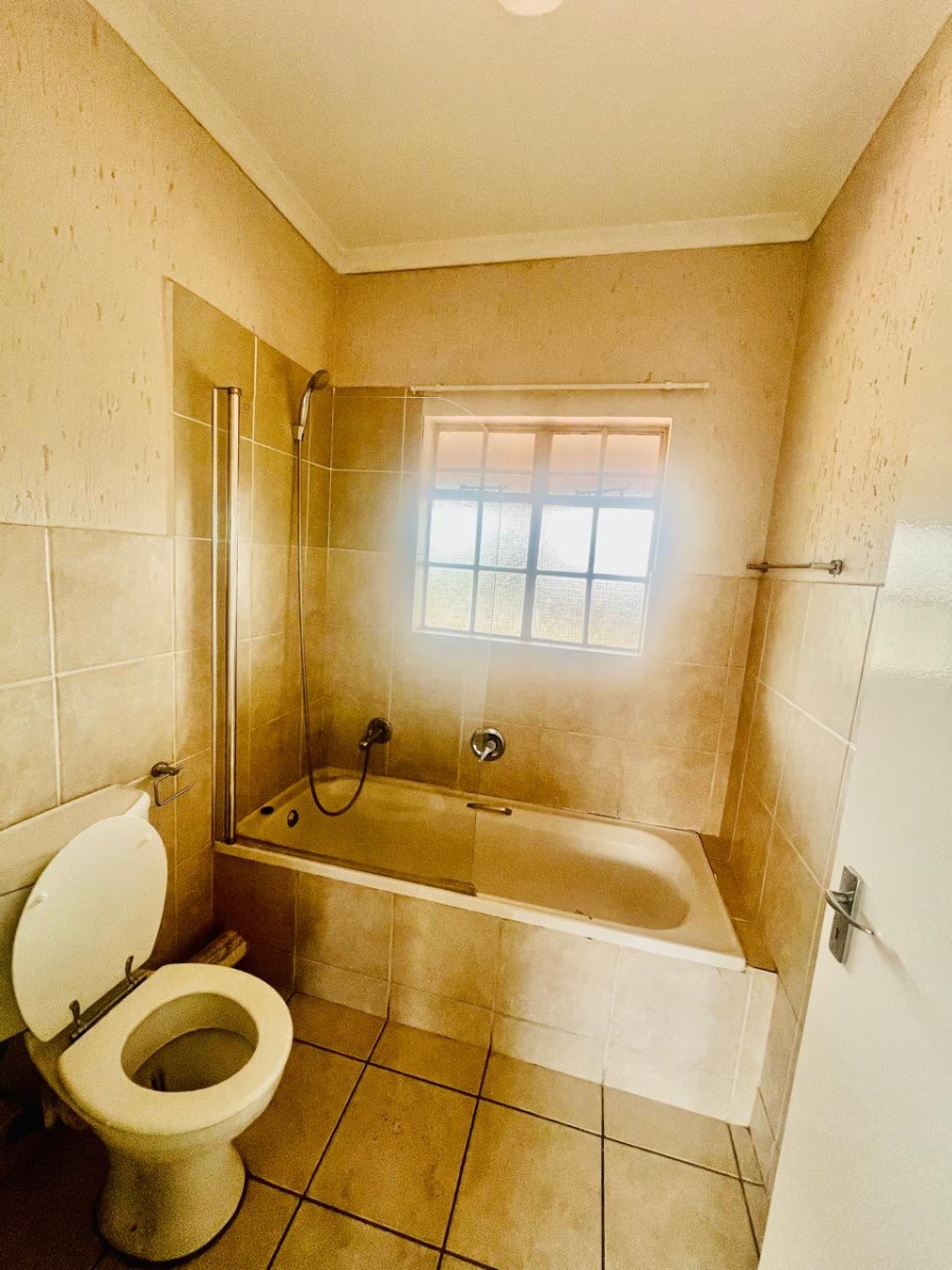 2 Bedroom Property for Sale in Hughes Gauteng