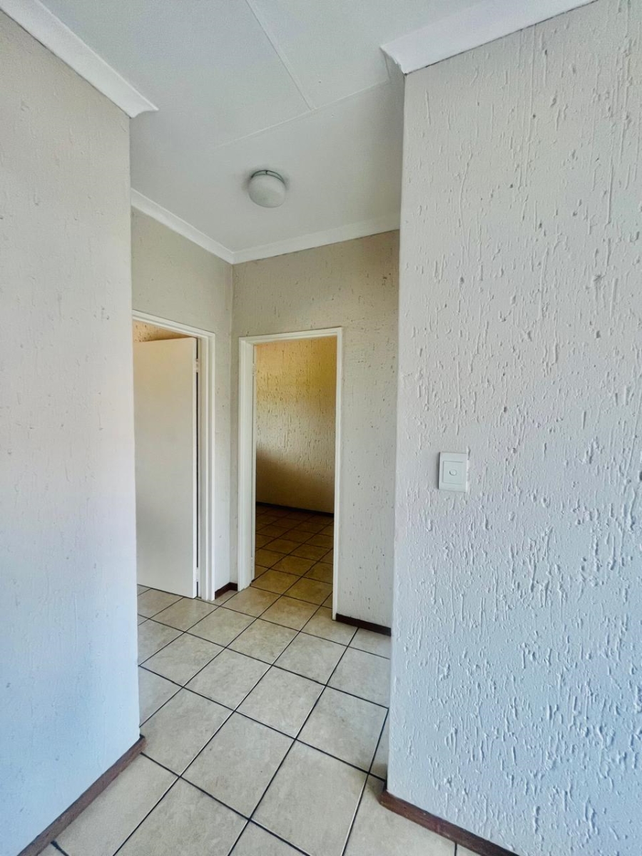 2 Bedroom Property for Sale in Hughes Gauteng
