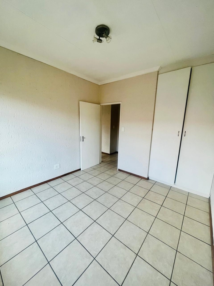 2 Bedroom Property for Sale in Hughes Gauteng