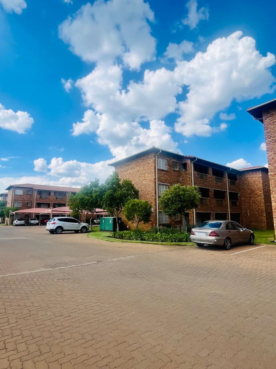 2 Bedroom Property for Sale in Hughes Gauteng