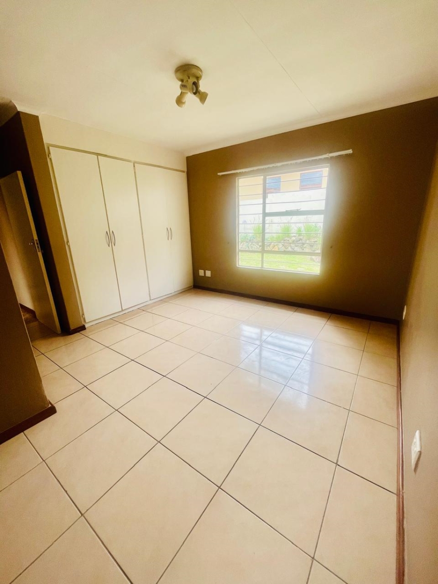 To Let 3 Bedroom Property for Rent in Halfway Gardens Gauteng
