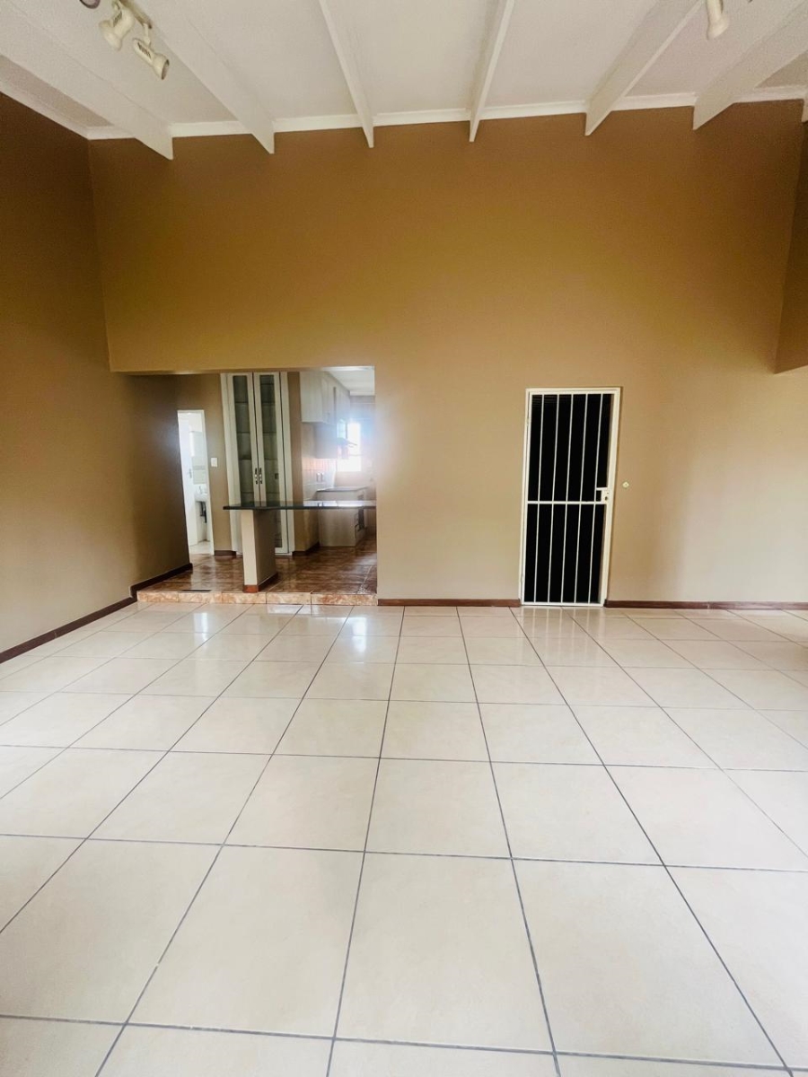 To Let 3 Bedroom Property for Rent in Halfway Gardens Gauteng