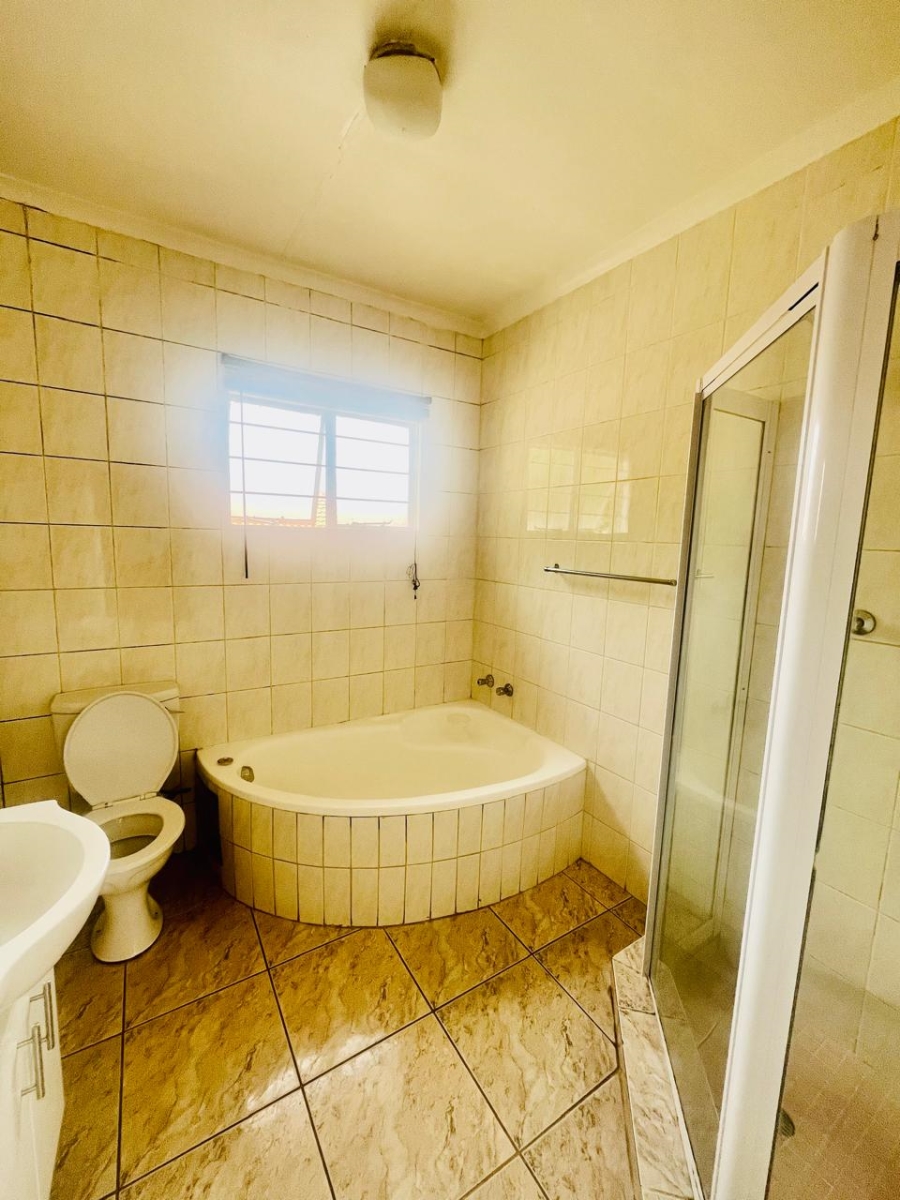 To Let 3 Bedroom Property for Rent in Halfway Gardens Gauteng