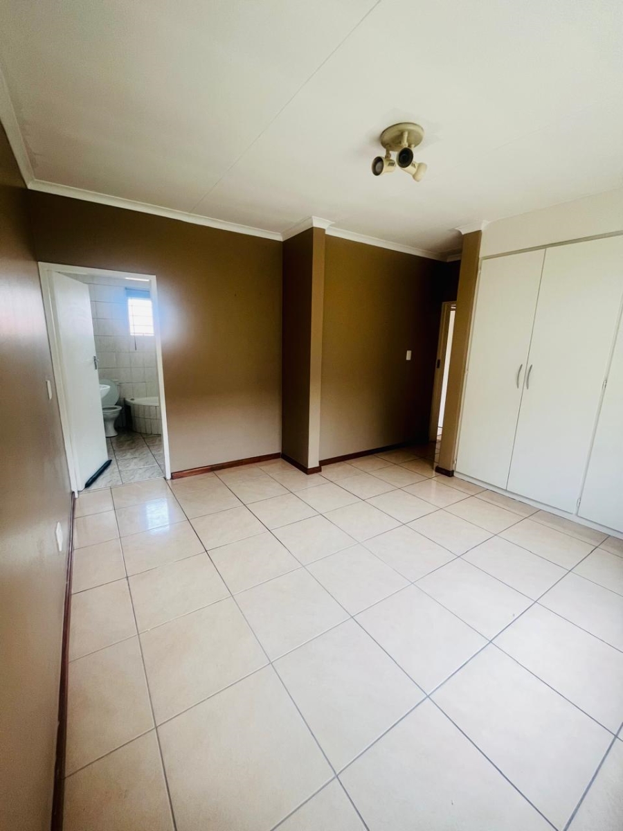 To Let 3 Bedroom Property for Rent in Halfway Gardens Gauteng
