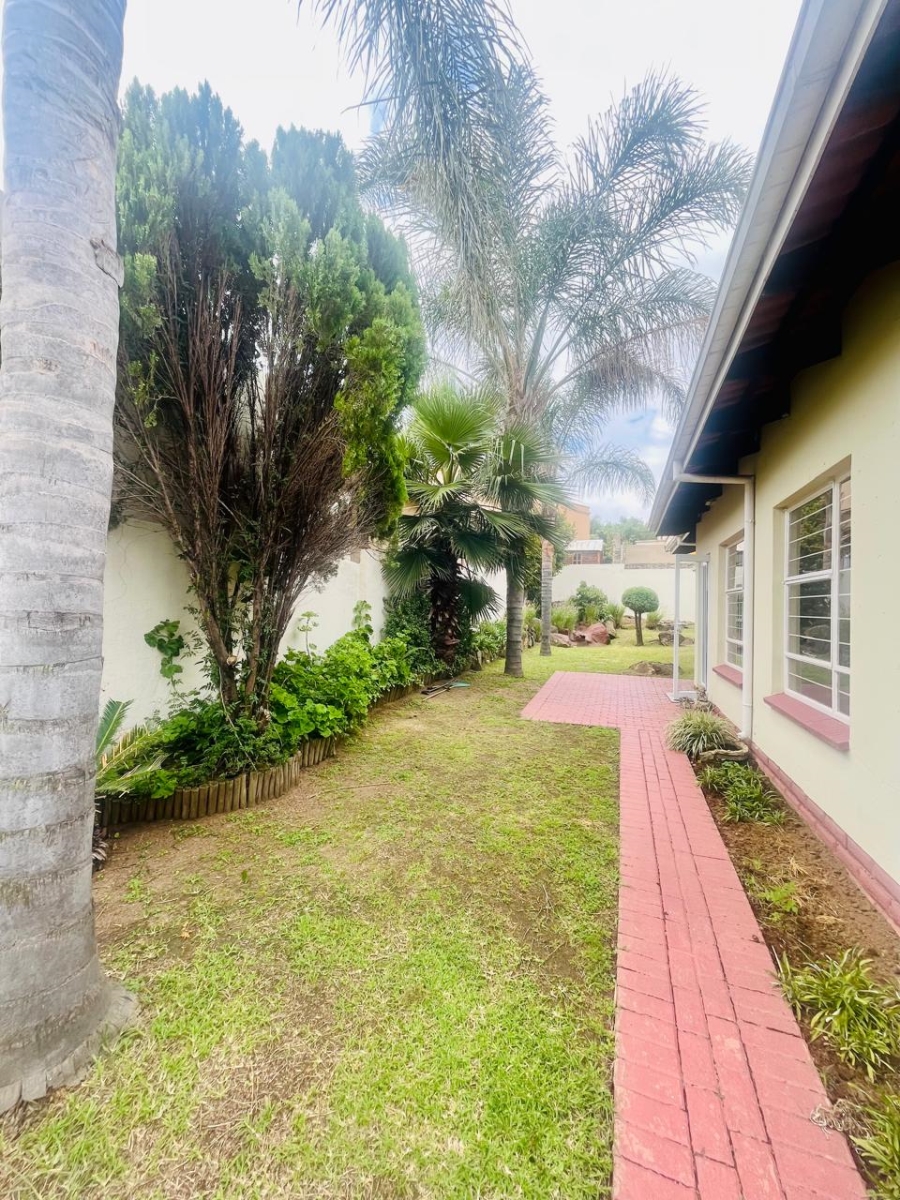 To Let 3 Bedroom Property for Rent in Halfway Gardens Gauteng