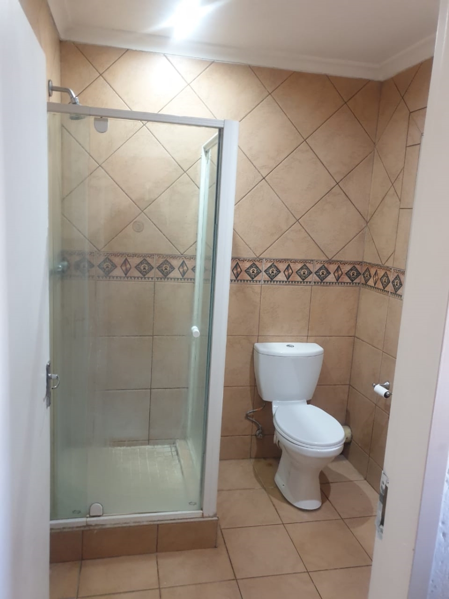 To Let 2 Bedroom Property for Rent in Fairland Gauteng