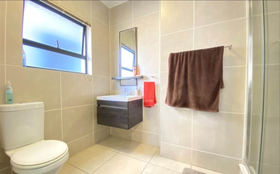 To Let 3 Bedroom Property for Rent in Modderfontein Gauteng