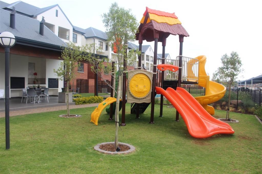 To Let 2 Bedroom Property for Rent in Greenstone Crest Gauteng