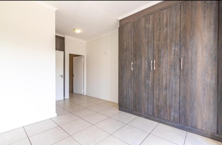 To Let 2 Bedroom Property for Rent in Olivedale Gauteng