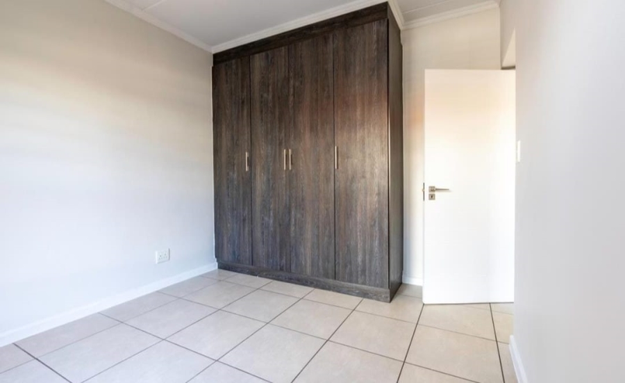 To Let 3 Bedroom Property for Rent in Olivedale Gauteng