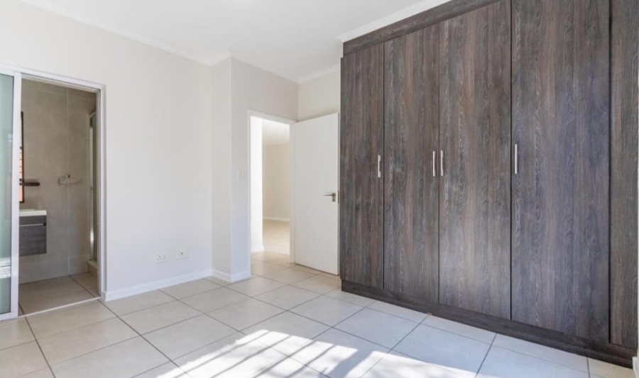 To Let 3 Bedroom Property for Rent in Olivedale Gauteng