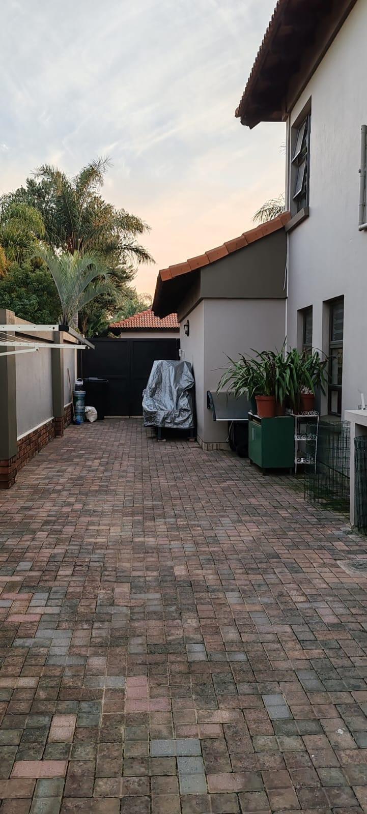 3 Bedroom Property for Sale in Glen Marais Gauteng