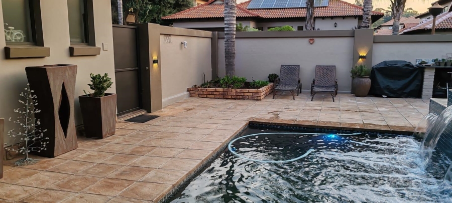 3 Bedroom Property for Sale in Glen Marais Gauteng