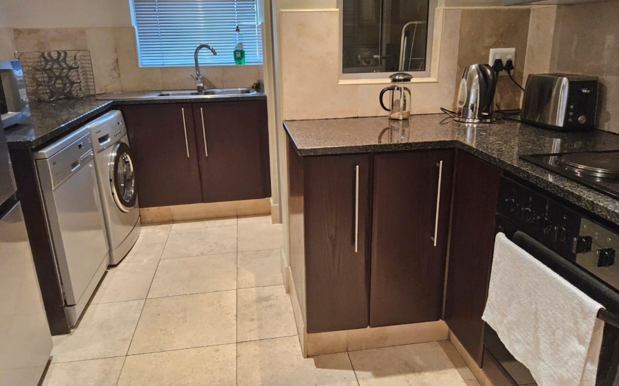 2 Bedroom Property for Sale in Sandhurst Gauteng