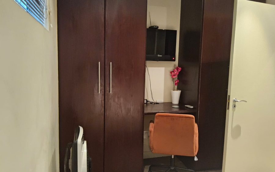 2 Bedroom Property for Sale in Sandhurst Gauteng