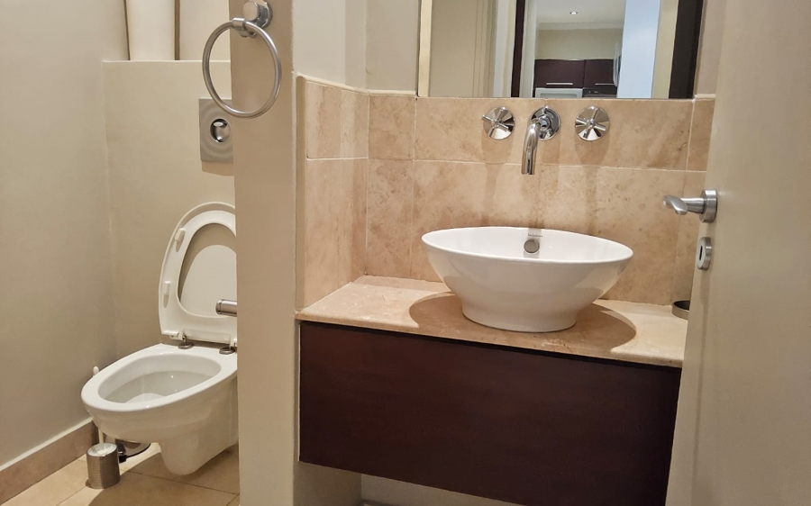 2 Bedroom Property for Sale in Sandhurst Gauteng