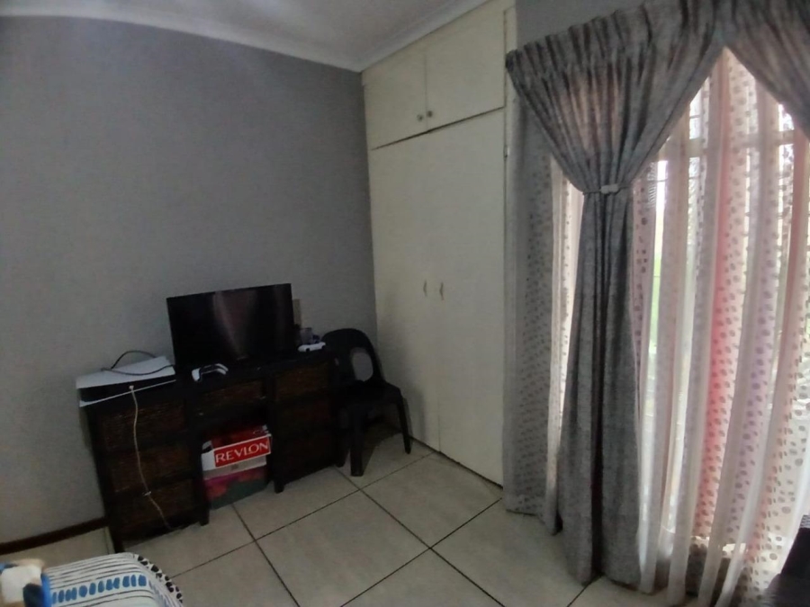 To Let 4 Bedroom Property for Rent in Birchleigh Gauteng