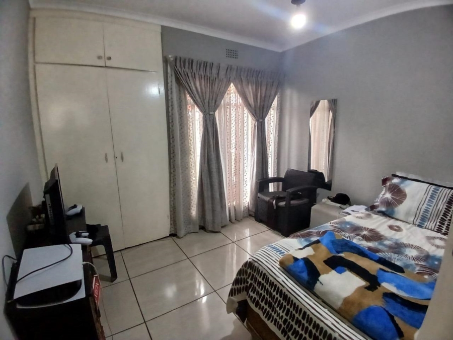 To Let 4 Bedroom Property for Rent in Birchleigh Gauteng