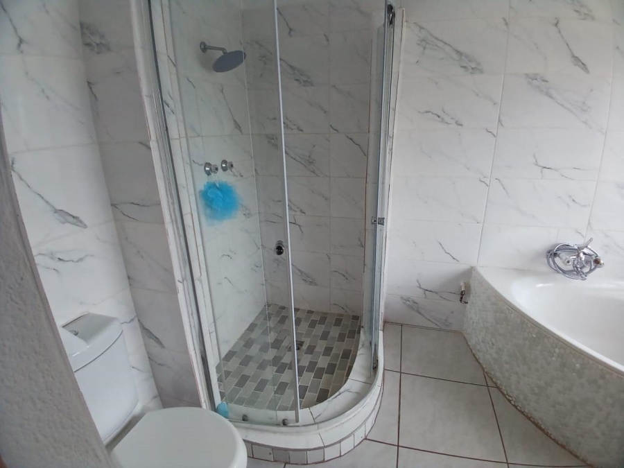 To Let 4 Bedroom Property for Rent in Birchleigh Gauteng