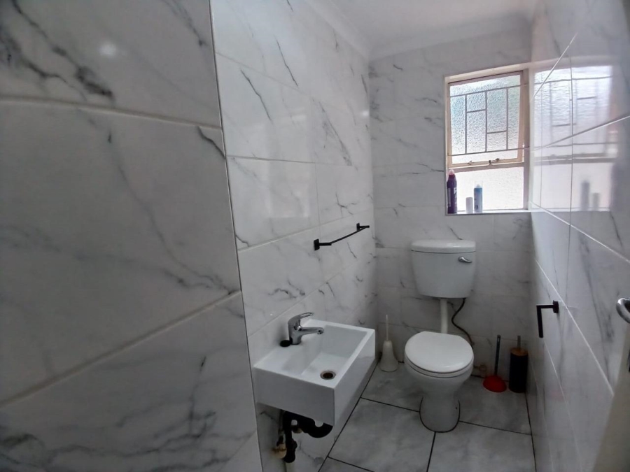 To Let 4 Bedroom Property for Rent in Birchleigh Gauteng