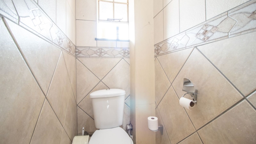 2 Bedroom Property for Sale in Benoni Central Gauteng