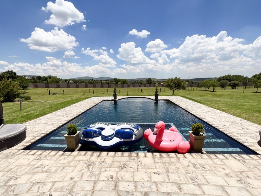 7 Bedroom Property for Sale in Blue Saddle Ranches Gauteng