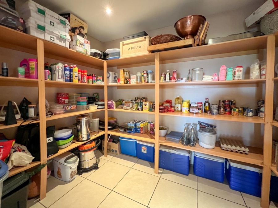 7 Bedroom Property for Sale in Blue Saddle Ranches Gauteng