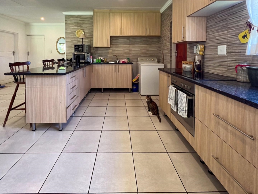 7 Bedroom Property for Sale in Blue Saddle Ranches Gauteng