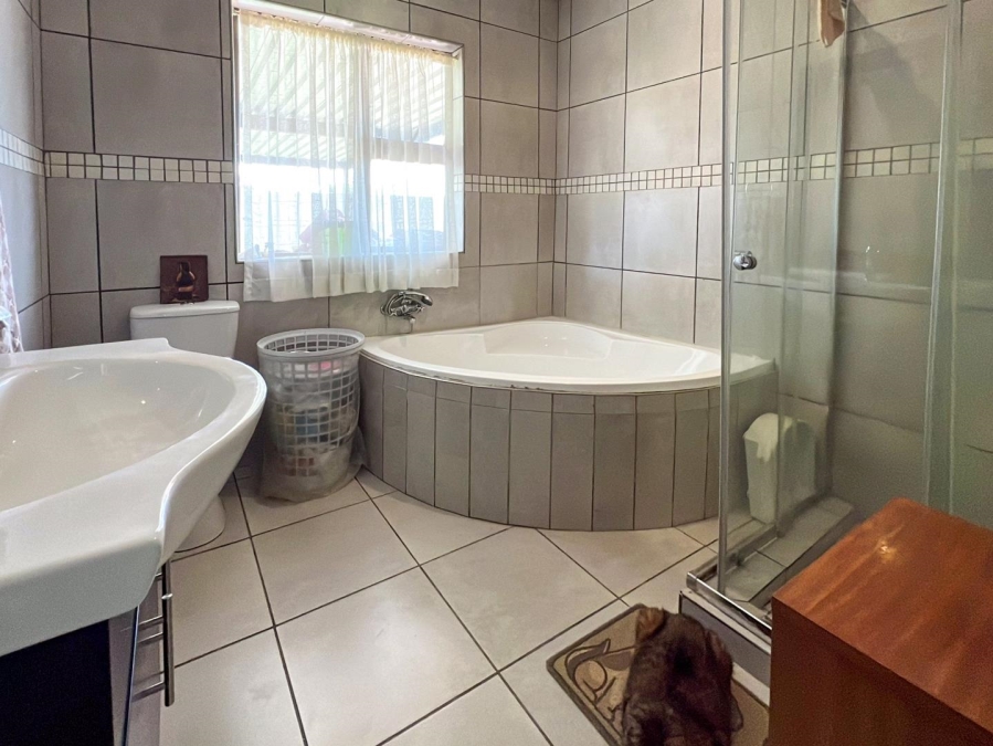 7 Bedroom Property for Sale in Blue Saddle Ranches Gauteng